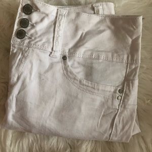 YMI white capris (no stains perfect condition)